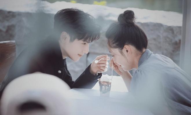 救援困倦的男孩