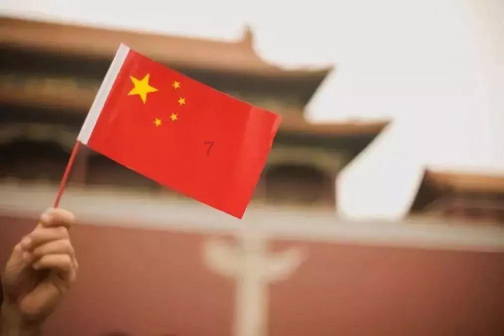某人有10元，啤酒2元一瓶，2个空瓶可以换一瓶，4个瓶盖可以换一瓶，问此人一共可以喝到几瓶啤酒？游戏画面